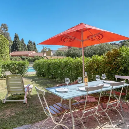 Magnificent Newly Renovated Close To & Swimming Pool Appartement Le Lavandou