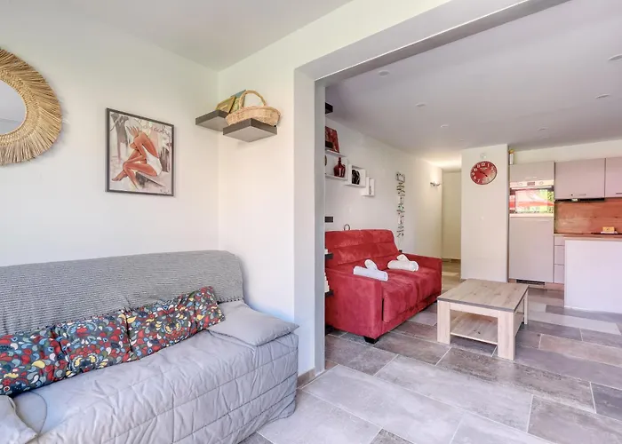 Διαμέρισμα Magnificent Newly Renovated Close To & Swimming Pool Le Lavandou