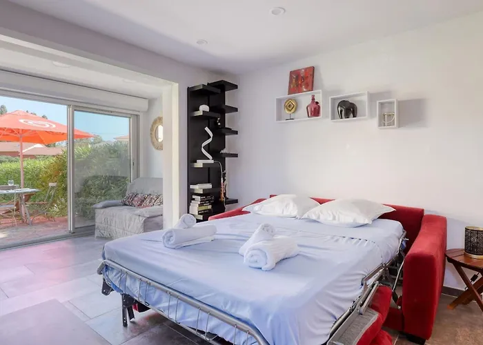 Lejlighed Magnificent Newly Renovated Close To & Swimming Pool *