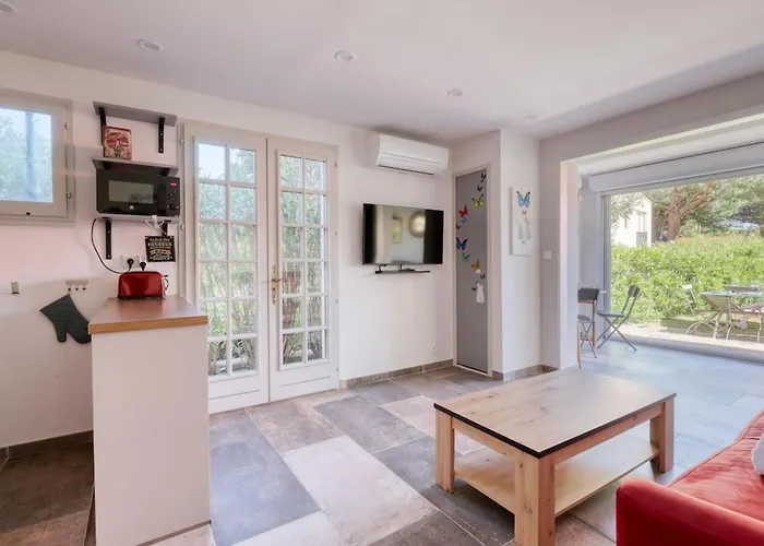 Lejlighed Magnificent Newly Renovated Close To & Swimming Pool *