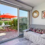 Magnificent Newly Renovated Close To & Swimming Pool *