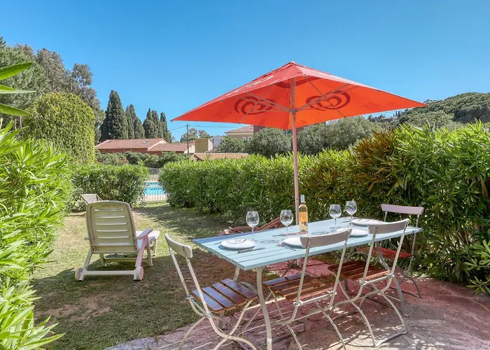 Magnificent Newly Renovated Close To & Swimming Pool Lägenhet *