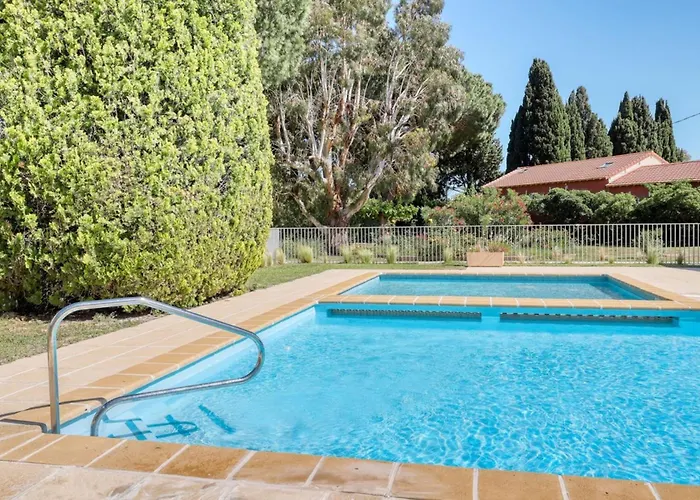 Magnificent Newly Renovated Close To & Swimming Pool لو لا فاندو